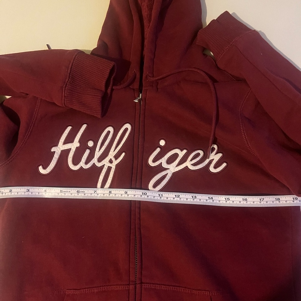 S Tommy Hilfiger Size S Burgundy color
